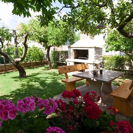 Guest House Ljubica Medulin Exterior photo