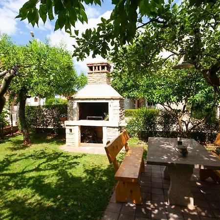 Guest House Ljubica Medulin Exterior photo