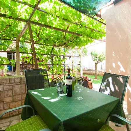 Guest House Ljubica Medulin Exterior photo